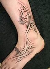 Девушка с татуировкой дракона 2012